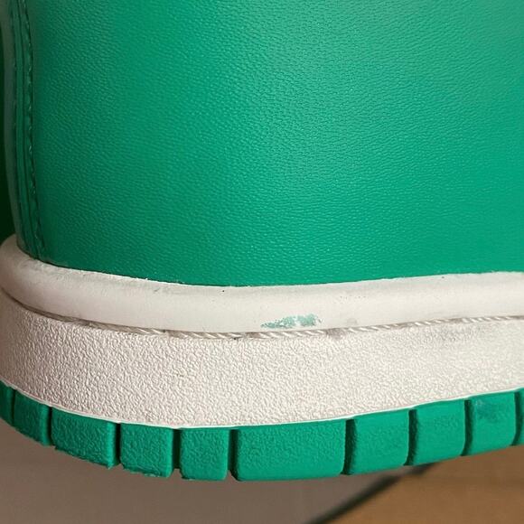 Nike Dunk High Phantom/Stadium Green Kids Sneakers - SZ 4 Y- 5.5 W - Picture 10 of 11